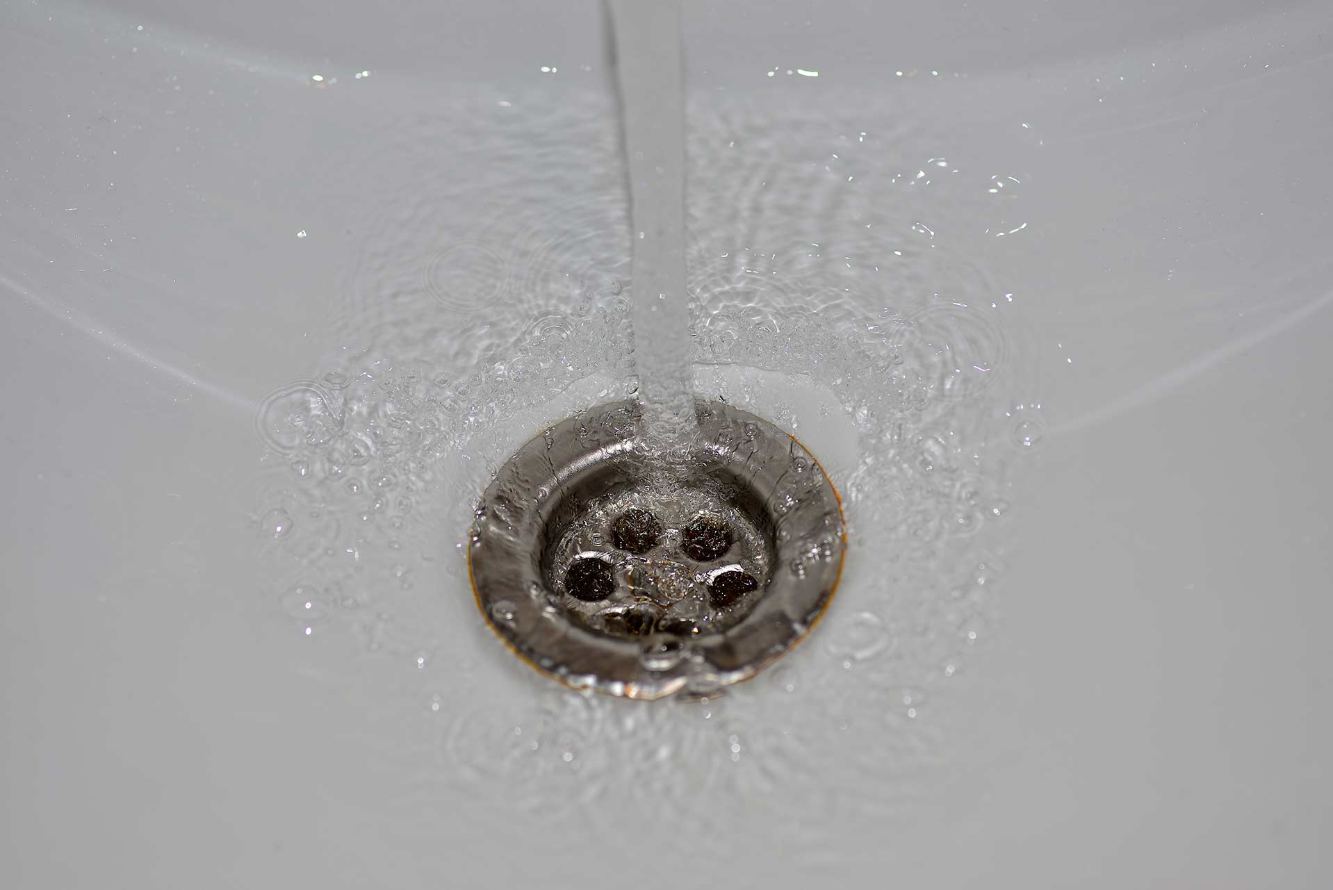 A2B Drains provides services to unblock blocked sinks and drains for properties in Hull.